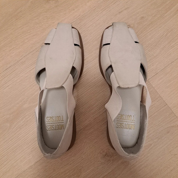 Mootsies Tootsies Suede Leather Cream Stretch Elastic Cute Sandal Shoe Size 8.5m - Picture 2 of 9